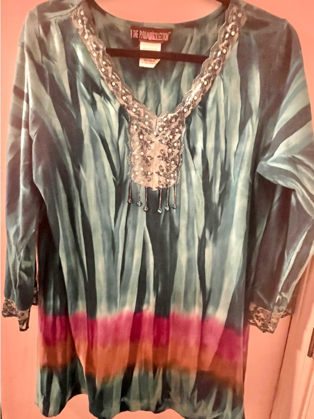 Pyramid Collection Top

• 100% cotton
• tie dye
• 1970’s core